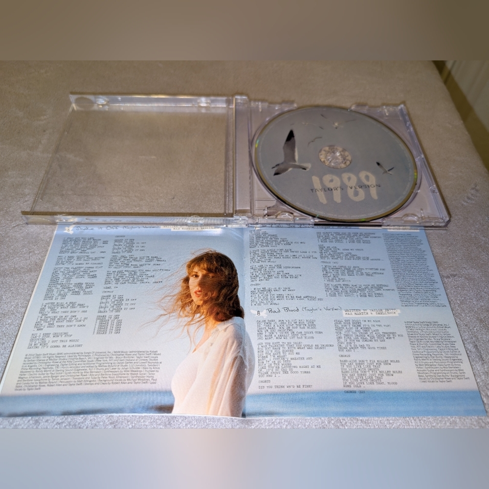 Taylor Swift 1989 Taylors Version CD - Picture 7 of 9